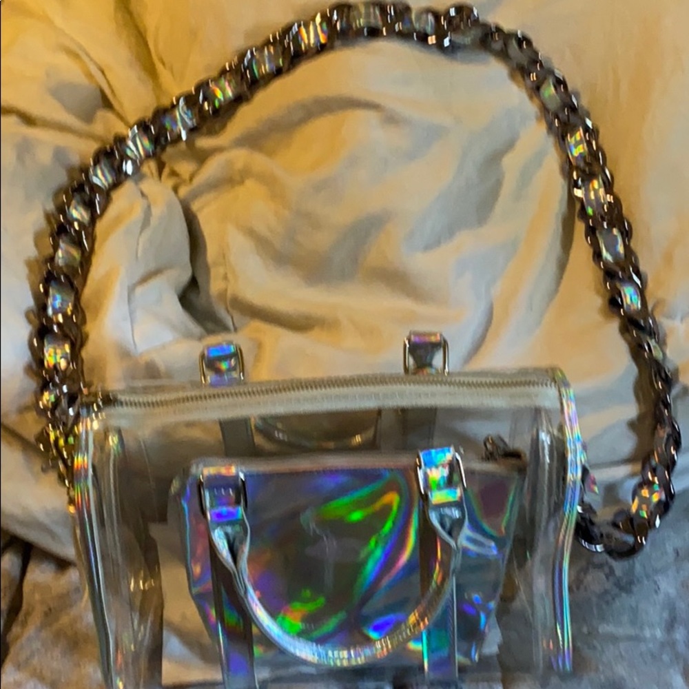 Crossbody that is so pretty...